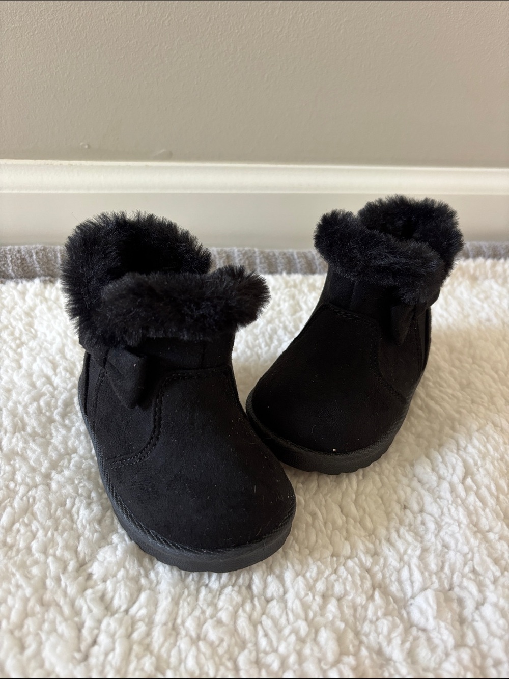 Wonder Nation Black Faux Fur Baby Boots